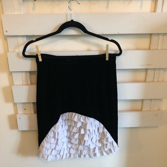 High-Waist pencil skirt with back ruffles - Picture 6 of 9